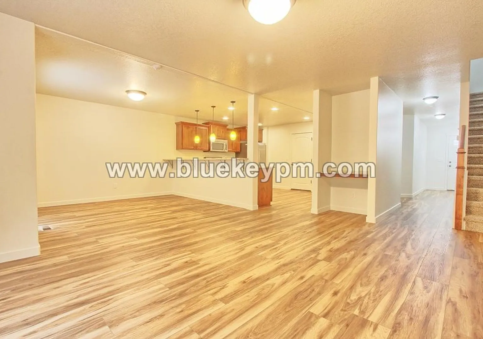 Available Now! 3 Bed, 2.5 Bath Home in Ridgefield — Photo 4