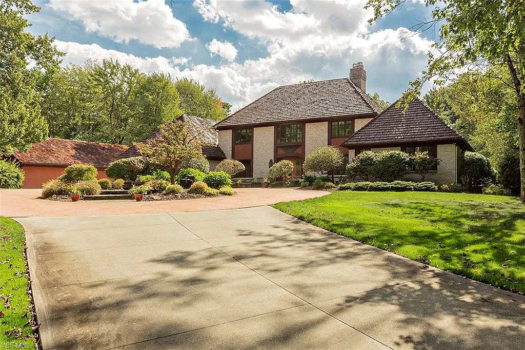 7900 Fox Hill Dr E photo 1
