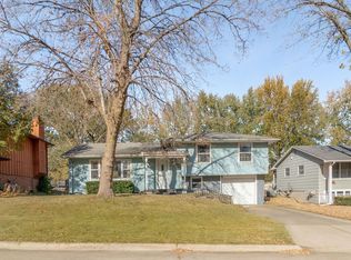1930 Tilbury Rd, Waterloo, IA 50701