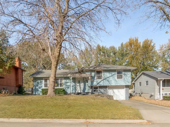 1930 Tilbury Rd, Waterloo, IA 50701
