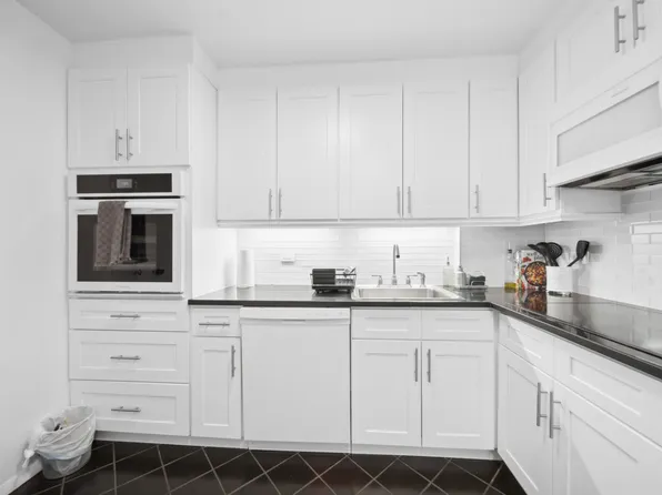 475 Park Avenue image 7 of 8