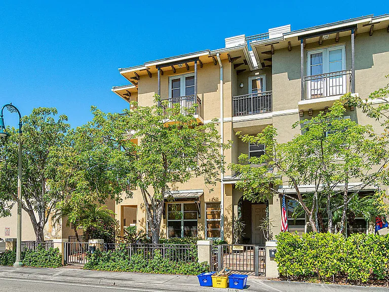 811 S Federal Hwy #4 — Photo 4
