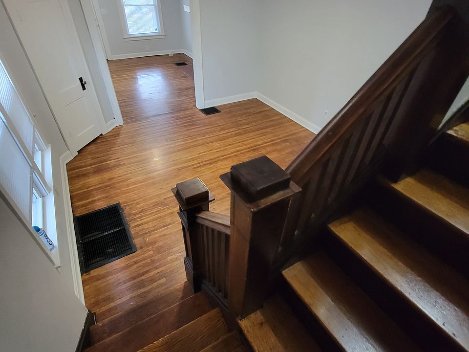 1st image of 2568 Indianola Ave #2568