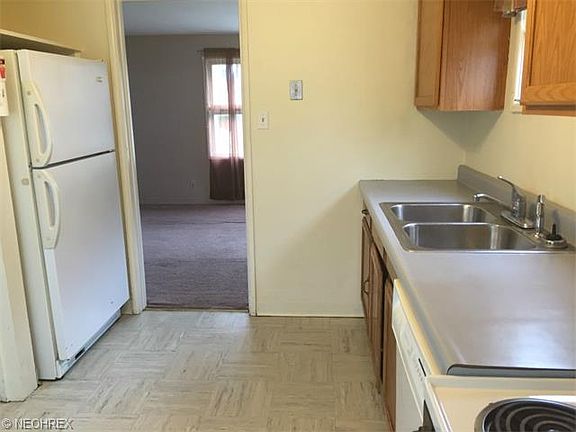 5th image of 1842 Lancaster St