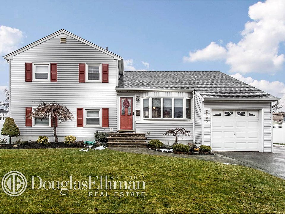 1st image of 2423 Langen Dr