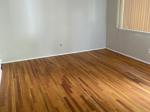 4th image of 5106 Ville Donna Ln