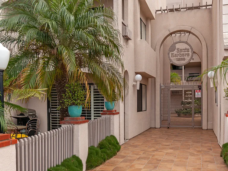 1225 Pacific Beach Dr — Photo 1