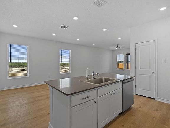 5th image of 2654 Lake Bryan Dr