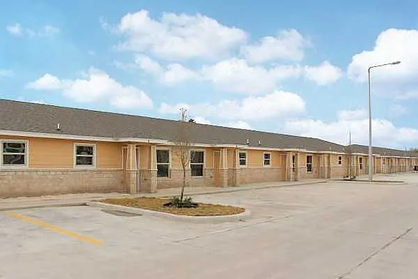Calli Village Apartments — Photo 3