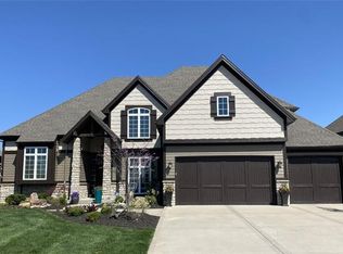 14852 NW 66th St, Parkville, MO 64152