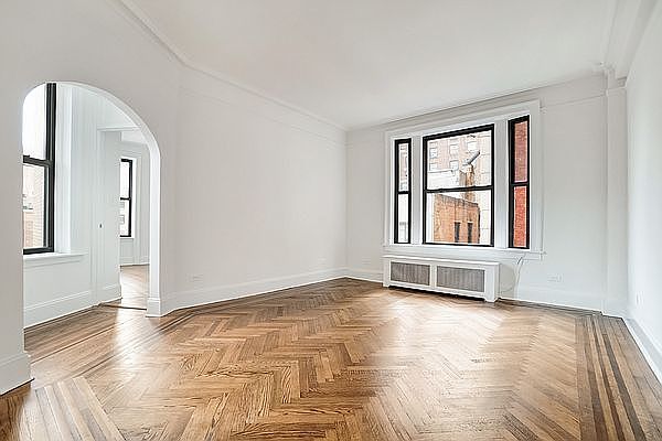 1st image of 166 W 72nd St APT 9D