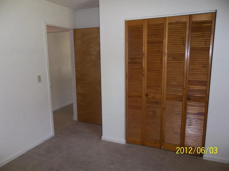 100 Creekwood Cir — Photo 17