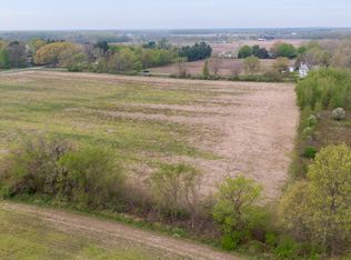 15157 S Carpenter Rd, Three Oaks, MI 49128