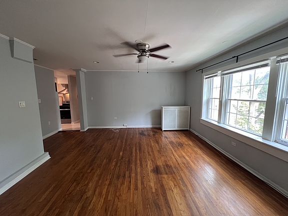 3rd image of 7434 N Seeley Ave #2S