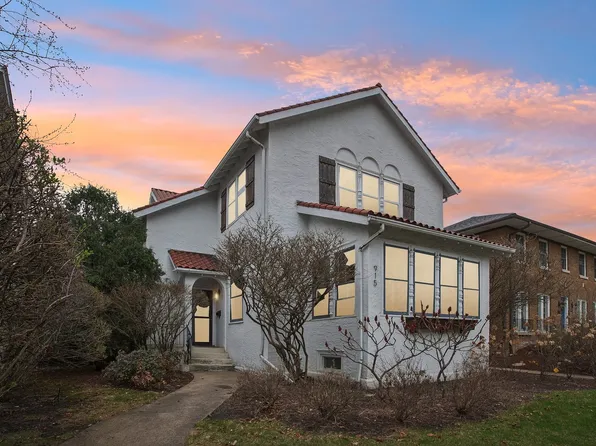 915 N Euclid Ave, Oak Park, IL 60302