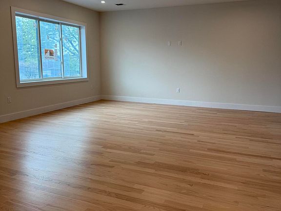 4th image of 3305 Richmond Ave