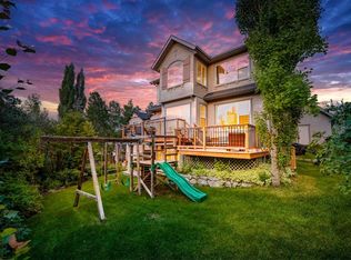 10 SE Tusslewood Hts NW, Calgary, AB T3L 2M6