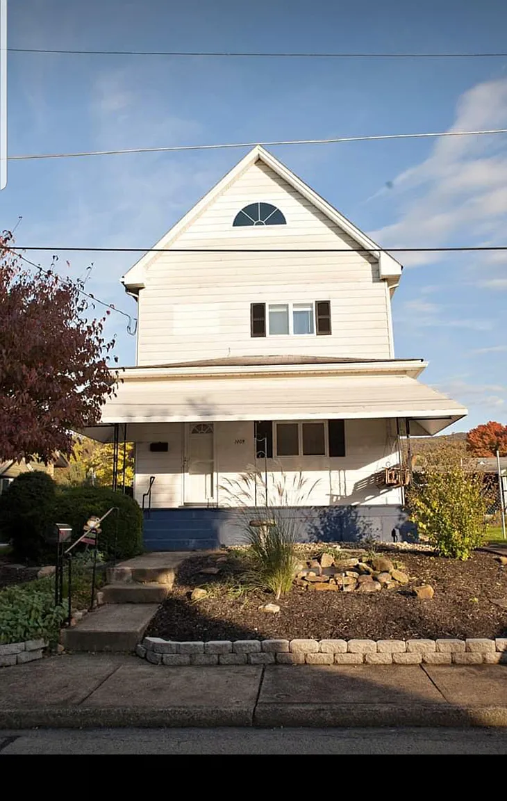 1409 Vine St photo 1