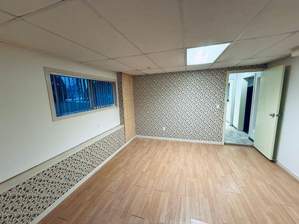 3 bedroom rental in Surrey — photo 13