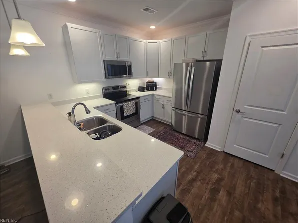 1725 Dromolin Dr #203, Virginia Beach, VA 23456