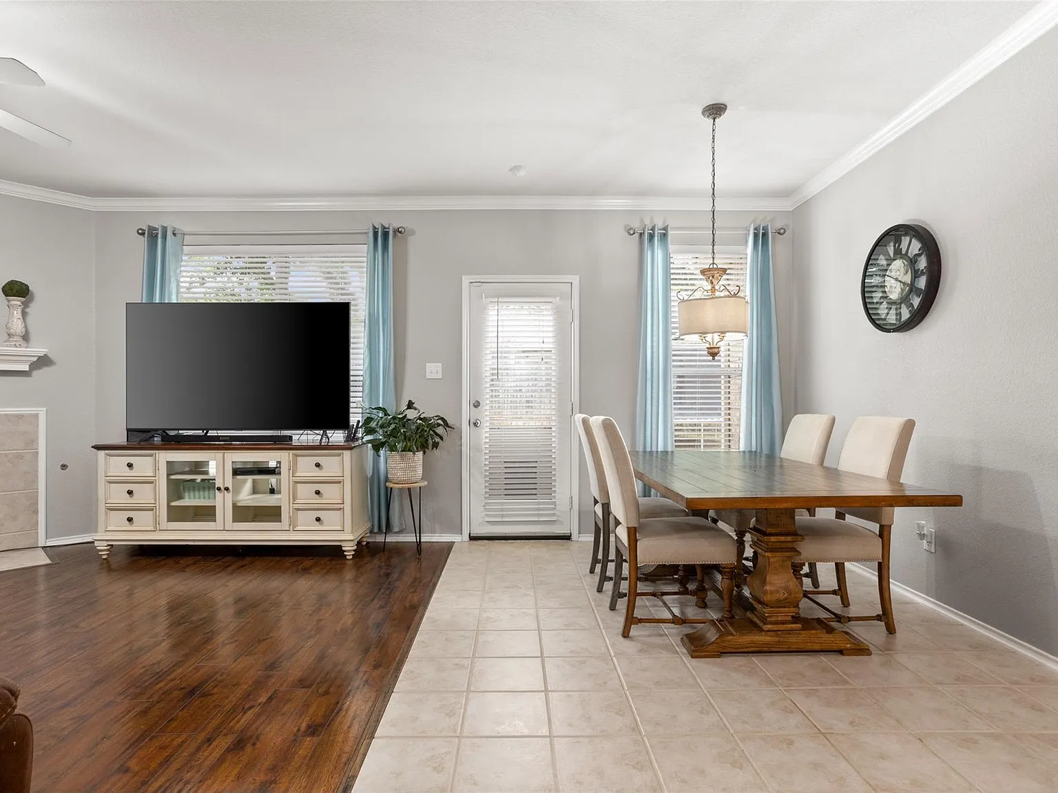 4 bed, 2.5 bath, 2278 sqft, $2,650 — Photo 4