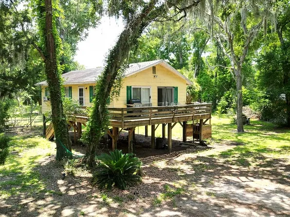 19 Privateer Dr, Saint Helena Island, SC 29920