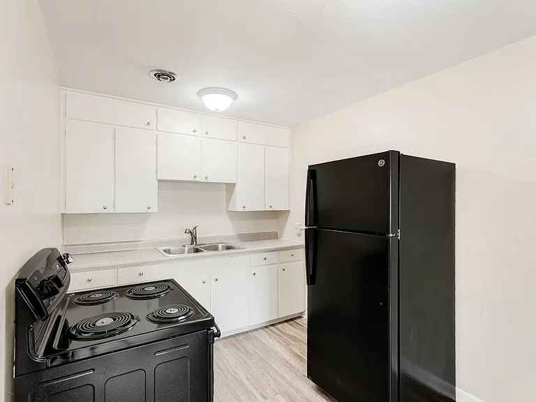 1116 W Lilley Ave — Photo 32