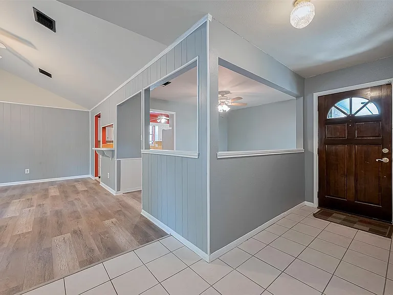 2762 Foliage Green Dr — Photo 4