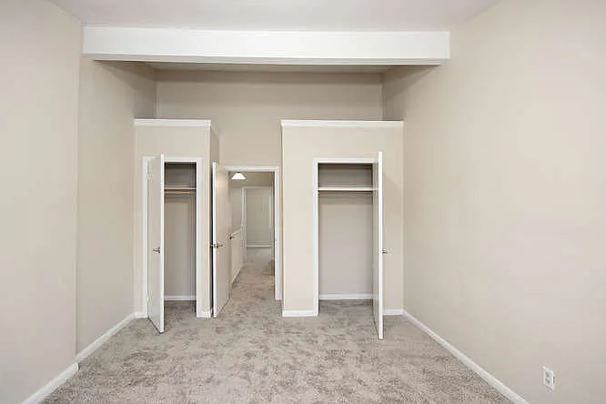 144 Arbour Glen Cres #1 — Photo 18
