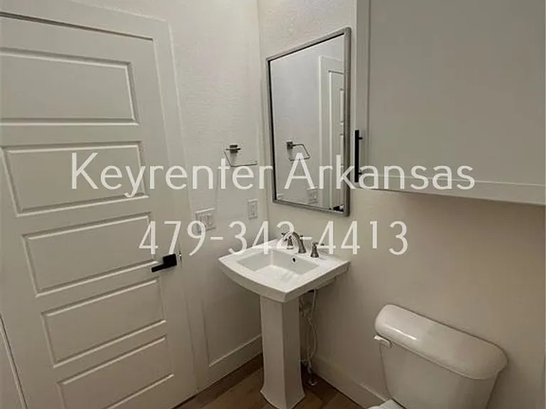 SW Livingston Sq Duplex — Photo 24