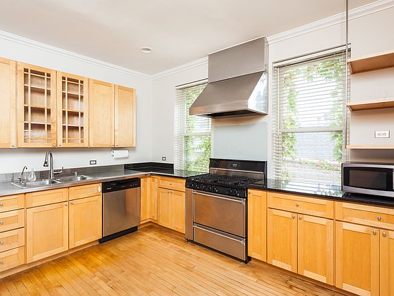 3rd image of 3444 N Janssen Ave APT 3