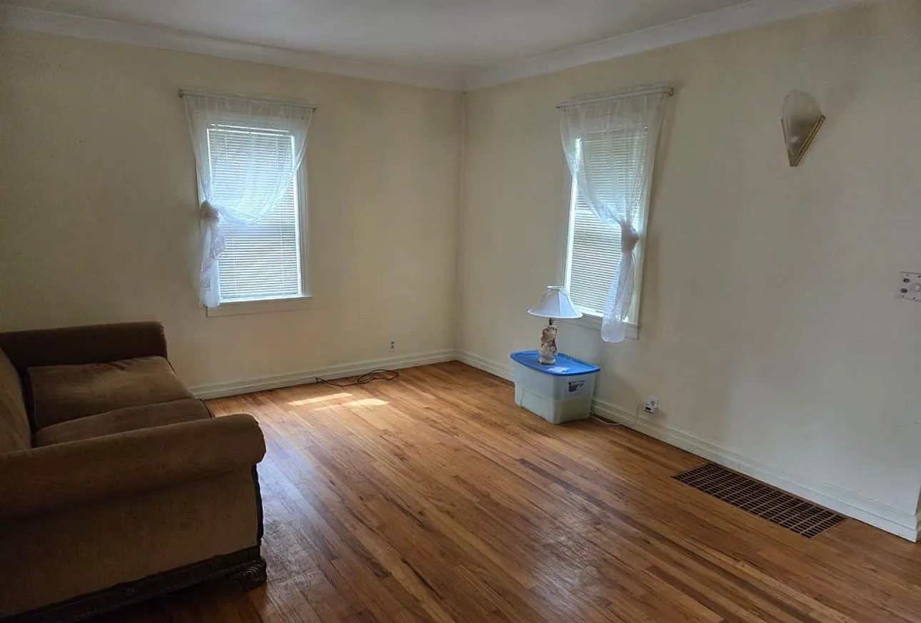 2 bed, 860 sqft, $900 — Photo 3