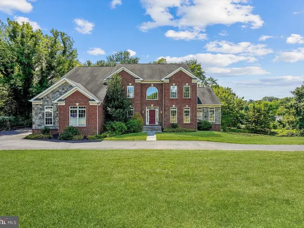 6975 Idylwood Rd, Falls Church, VA 22043