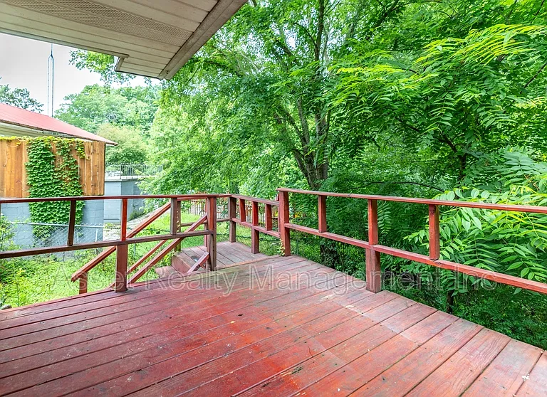 126 Wellington Cir — Photo 20