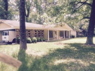 2276 Charmwood Cir, Jackson, MS 39204