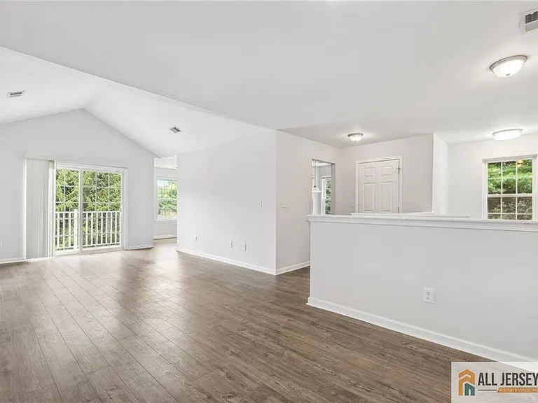 2602 Cypress Ln — Photo 9