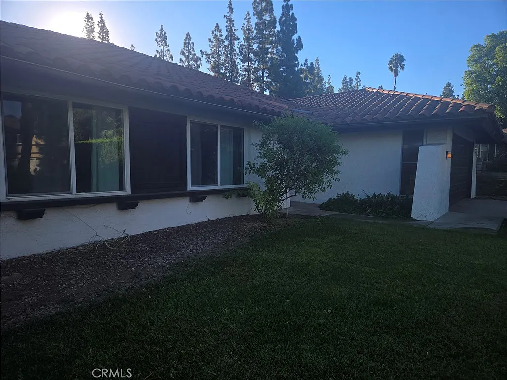 3 bed, 1900 sqft, $3,800 — Photo 1