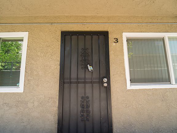 2nd image of 1020 E 12th St APT 3