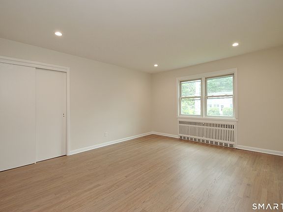 4th image of 306 Courtland Ave #2