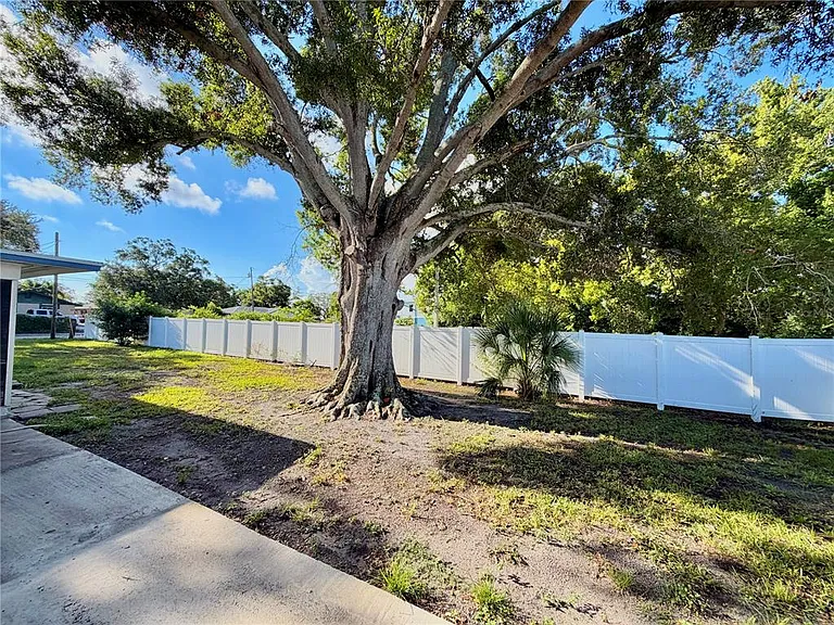 1764 S Martin Luther King Jr Ave — Photo 22