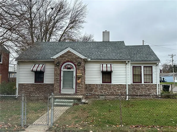 436 W Court St, Paris, IL 61944