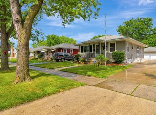 17427 Community St, Lansing, IL 60438