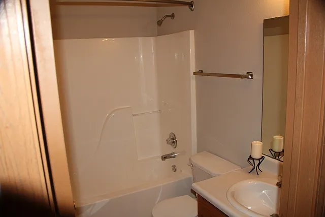 633 Royce Dr — Photo 5