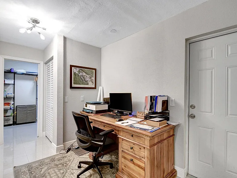 702 Grove St — Photo 16