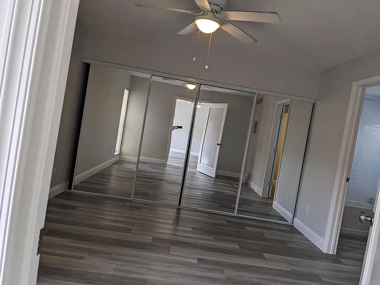 633 Executive Center Dr #L104 — Photo 7