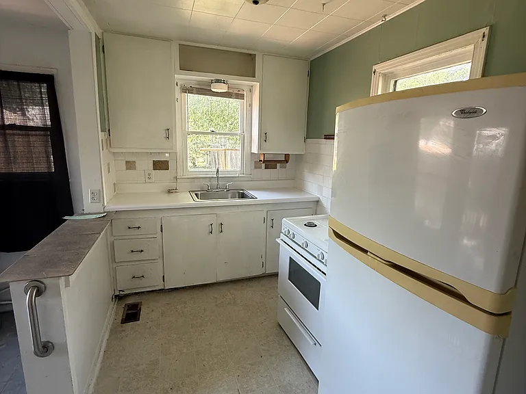 2027 S Palisade Ave — Photo 5
