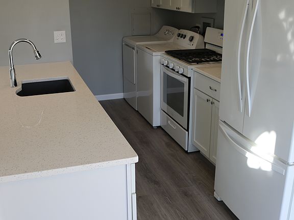 4th image of 1536 Cornell Cir