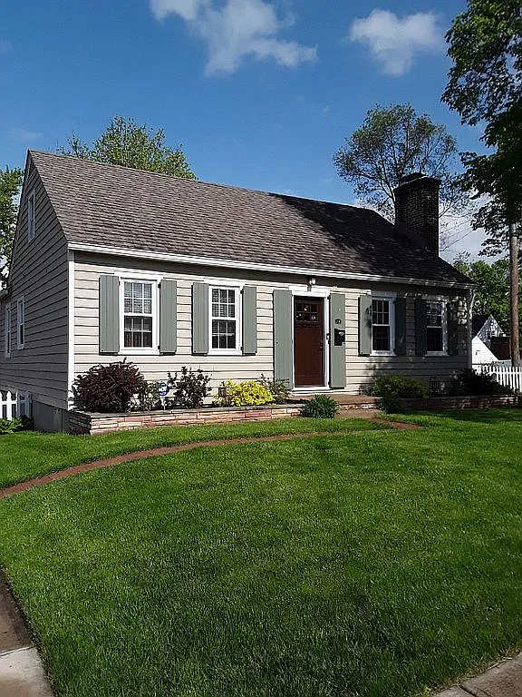 204 S Walnut St photo 1