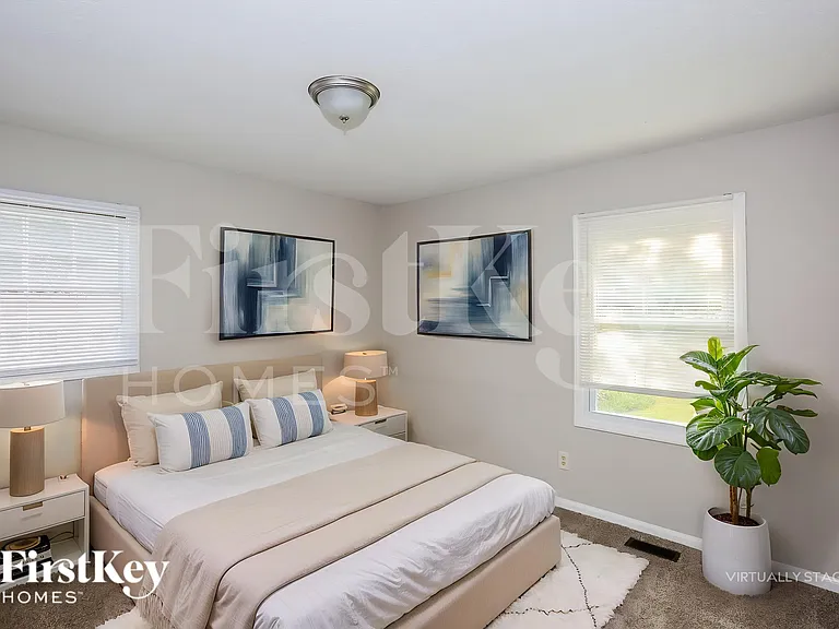 2330 Knight Dr — Photo 15