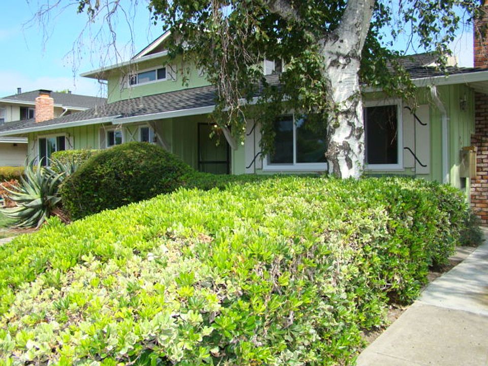 1st image of 2023 Town & Country Ln #1